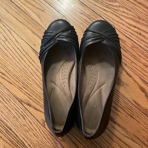 Size 8 Natural Soul black flats.